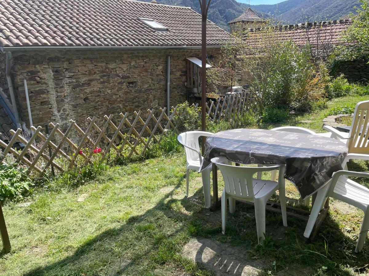 Charmant Petit Gite Au Coeur De L'Ardeche Saint-Melany Exterior photo